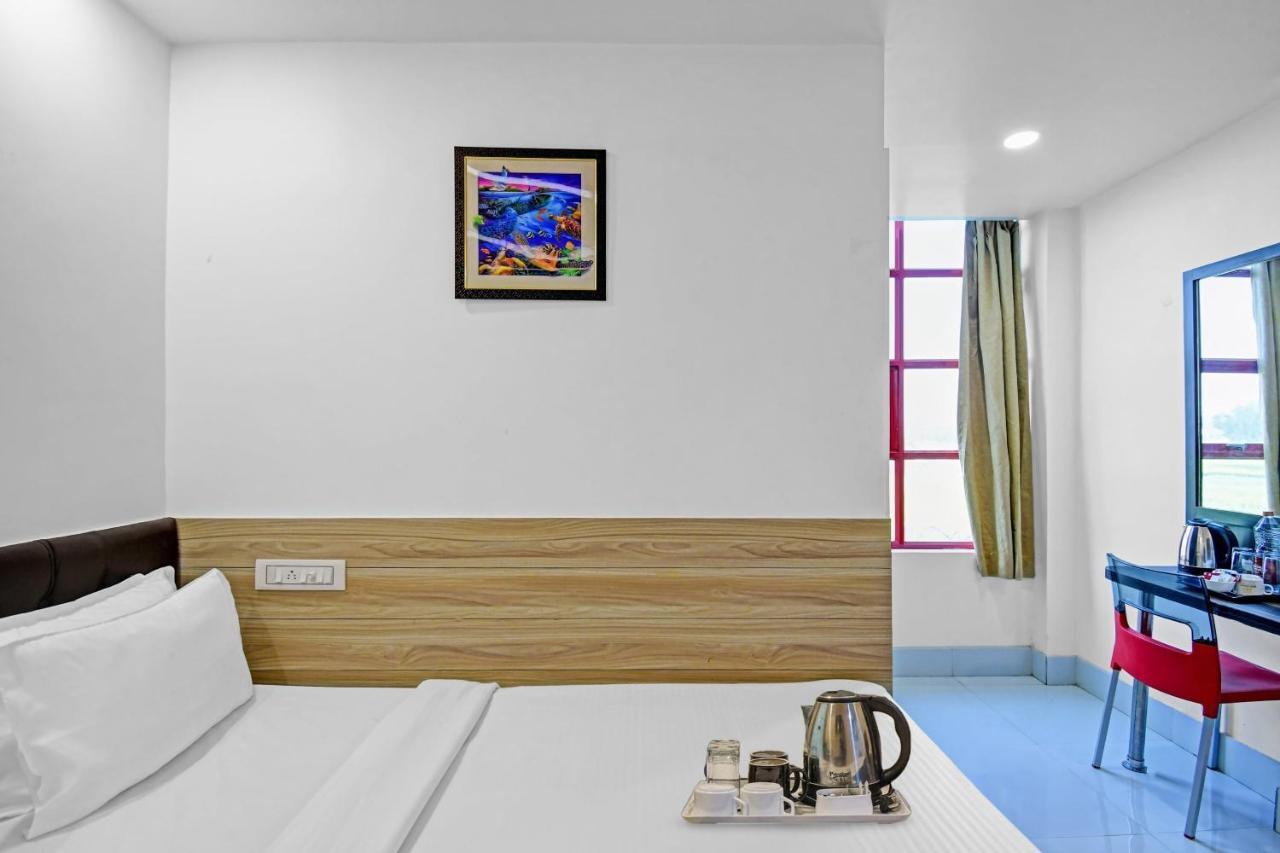 Oyo Townhouse 779 Gods County Hotel Tarapith Buitenkant foto