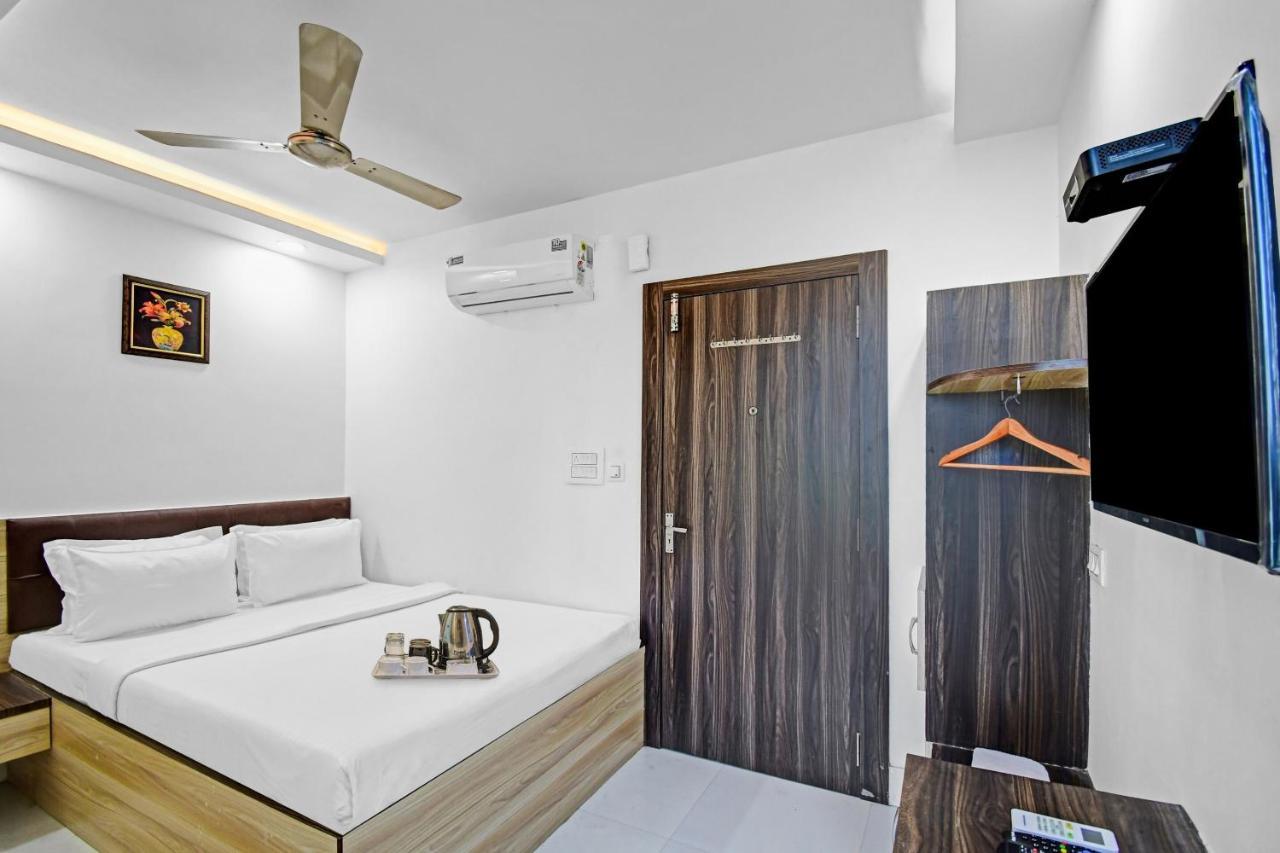 Oyo Townhouse 779 Gods County Hotel Tarapith Buitenkant foto