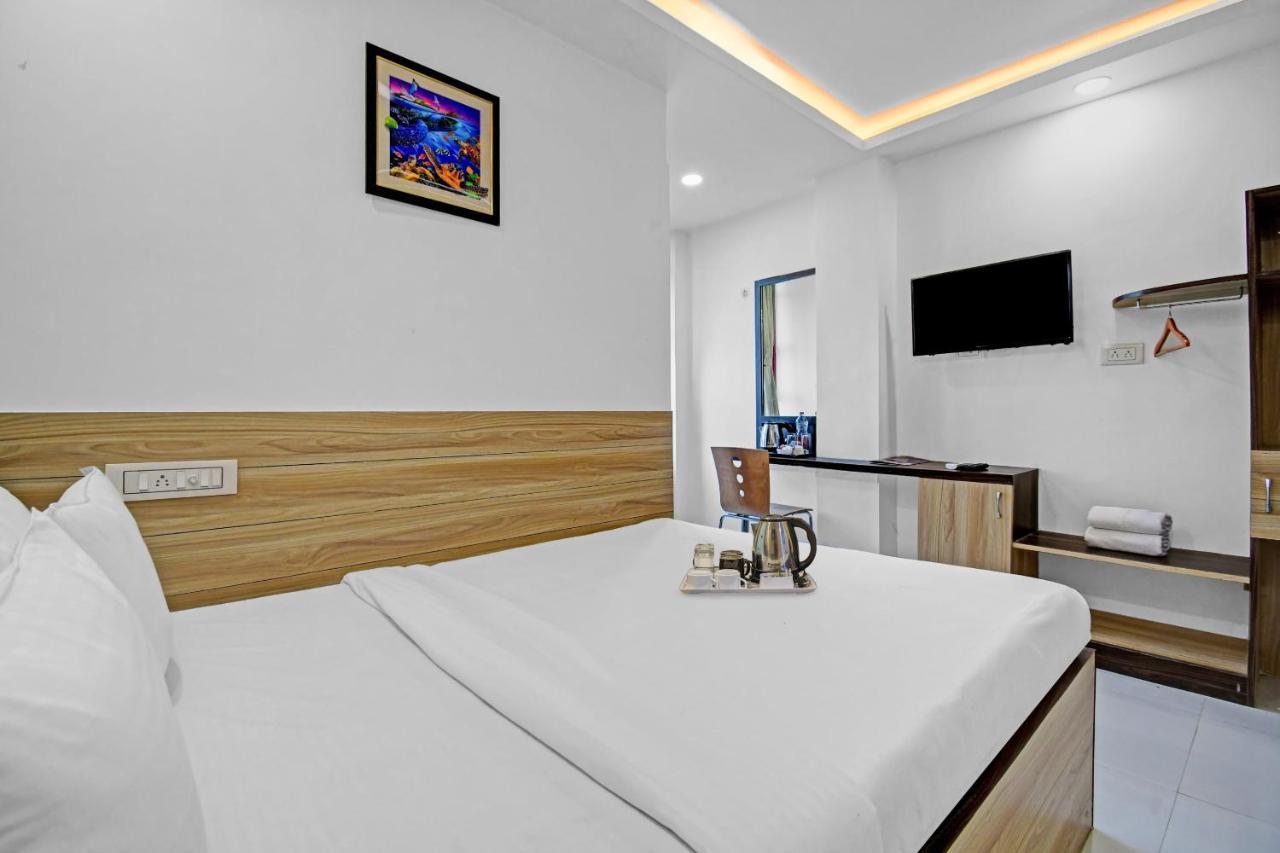 Oyo Townhouse 779 Gods County Hotel Tarapith Buitenkant foto