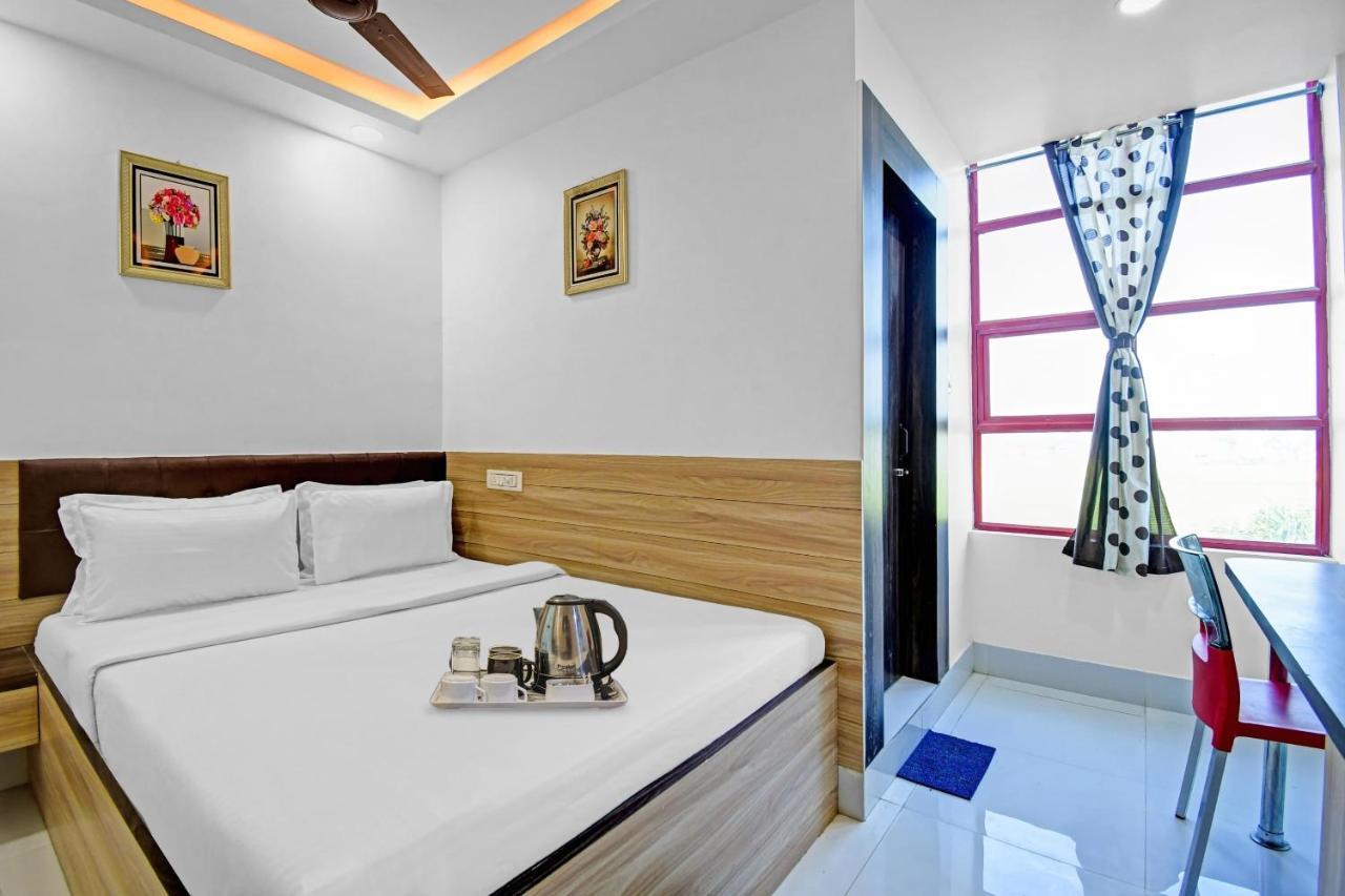Oyo Townhouse 779 Gods County Hotel Tarapith Buitenkant foto