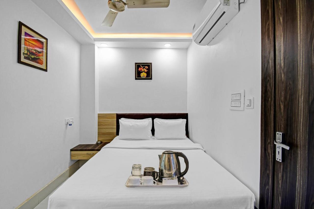 Oyo Townhouse 779 Gods County Hotel Tarapith Buitenkant foto