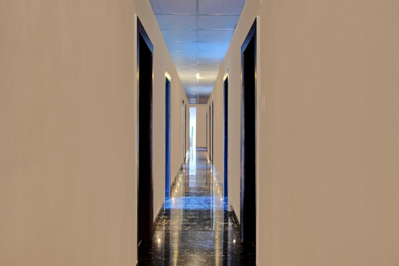 Oyo Townhouse 779 Gods County Hotel Tarapith Buitenkant foto