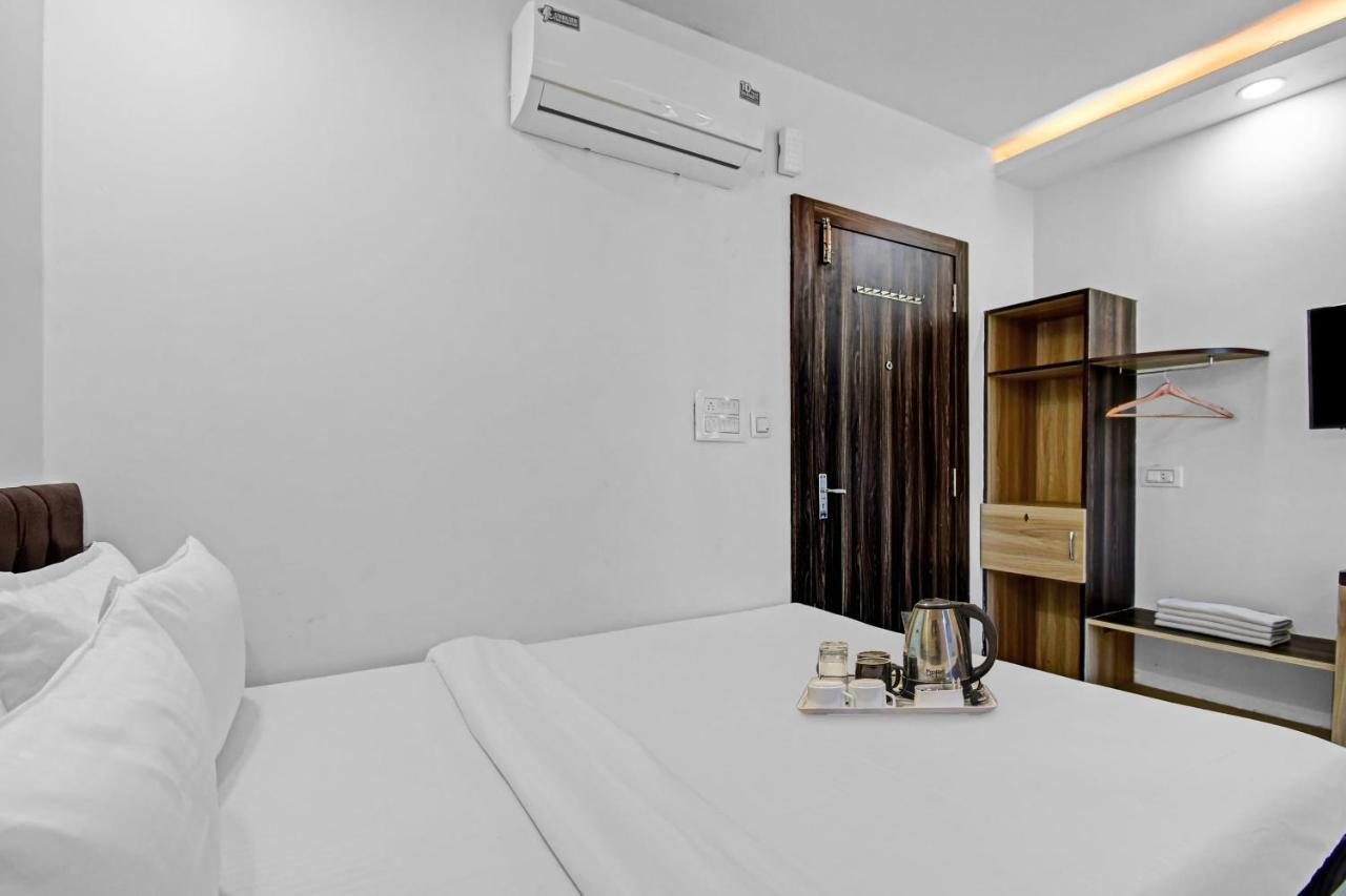 Oyo Townhouse 779 Gods County Hotel Tarapith Buitenkant foto