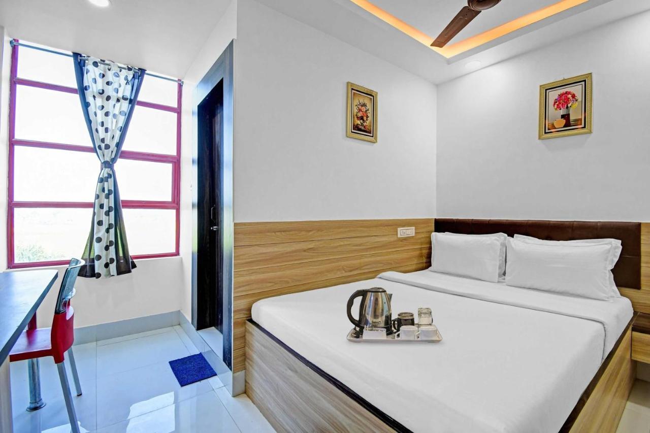 Oyo Townhouse 779 Gods County Hotel Tarapith Buitenkant foto
