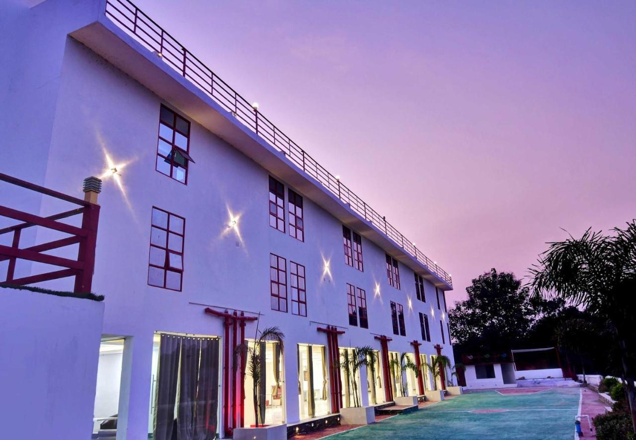 Oyo Townhouse 779 Gods County Hotel Tarapith Buitenkant foto