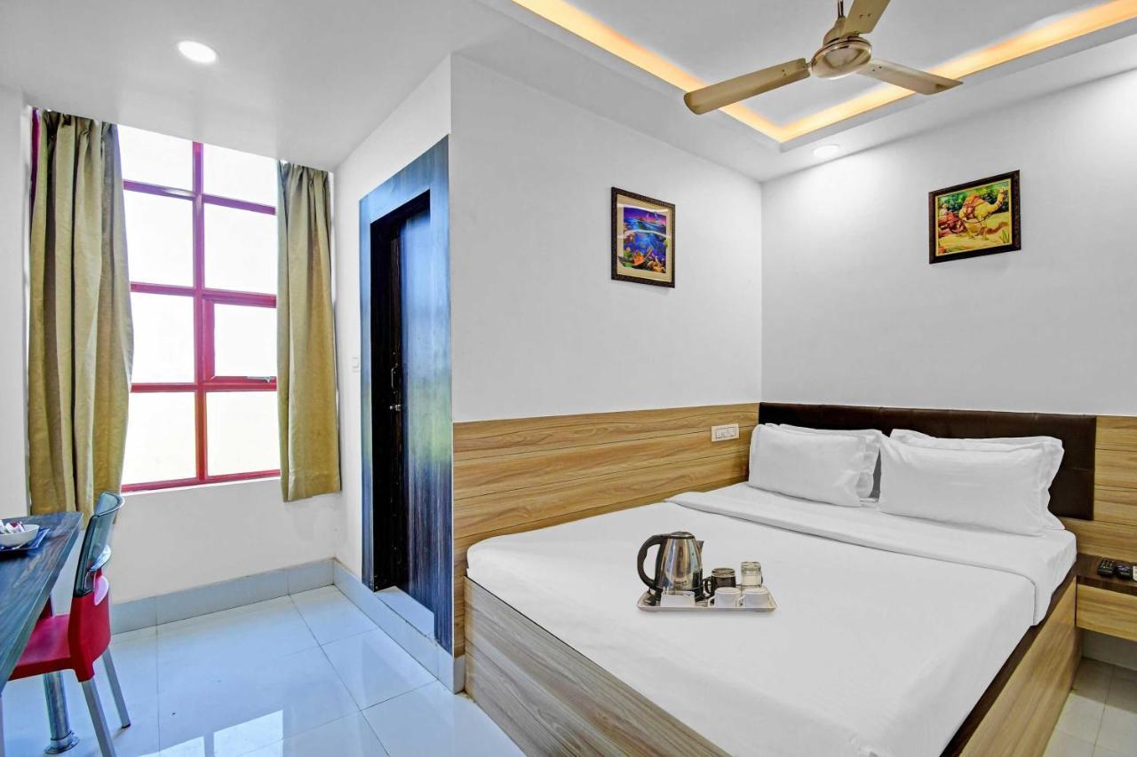 Oyo Townhouse 779 Gods County Hotel Tarapith Buitenkant foto