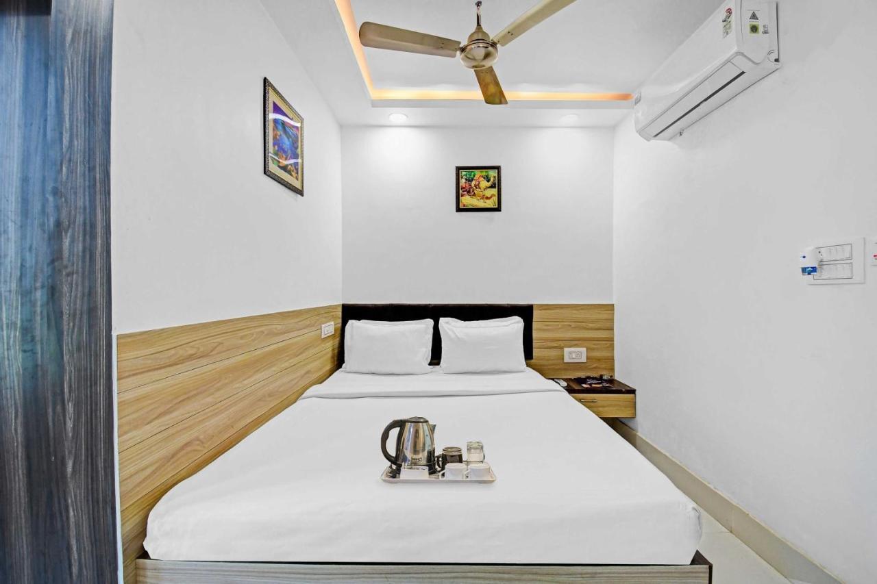 Oyo Townhouse 779 Gods County Hotel Tarapith Buitenkant foto